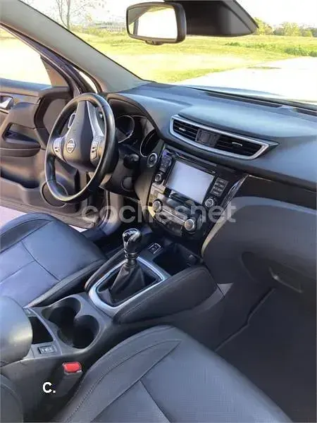 Usado Nissan Qashqai Premium Edition 110 CV (80 kW) 2015 Gris / plata SUV