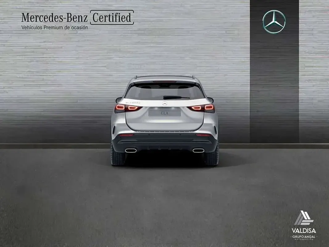 Usado Mercedes GLA200 150 CV (110 kW) 2023 SUV