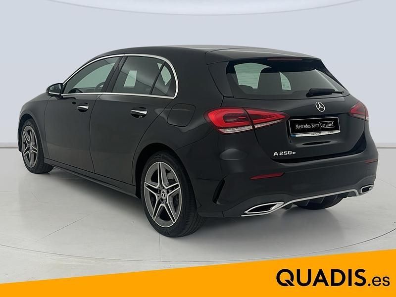 Usado Mercedes A160 218 CV (160 kW) 2021 Negro