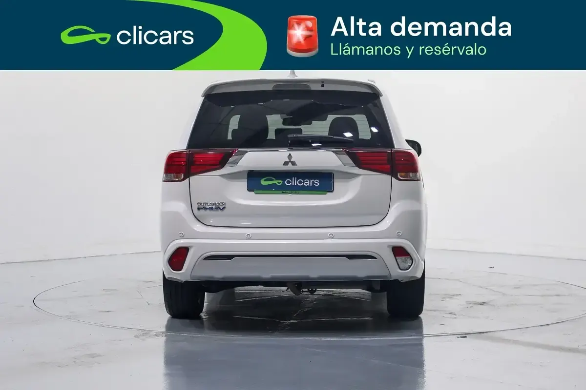 Usado Mitsubishi Outlander P-HEV 224 CV (164 kW) 2021 Blanco SUV