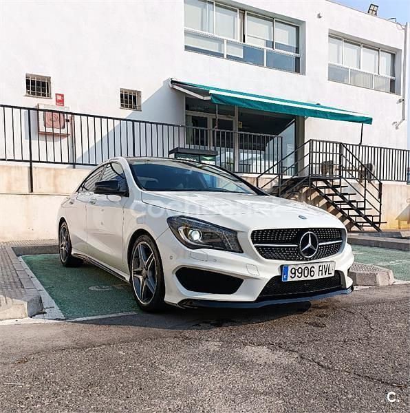 Blanco Usado 2014 Mercedes CLA200 AMG line Berlina | 17.999 € (Super precio) - Imagen 1/4
