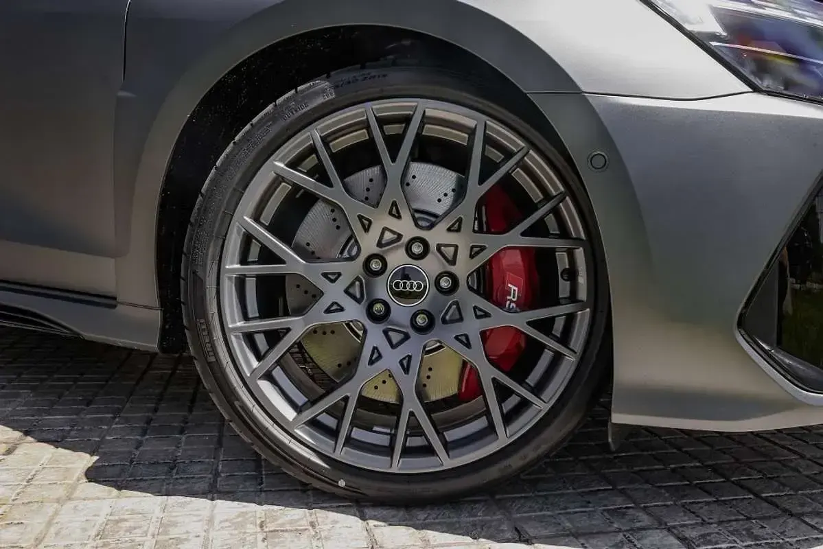 Nuevo Audi RS3 Sportback 400 CV (294 kW) 2026 Gris Utilitario