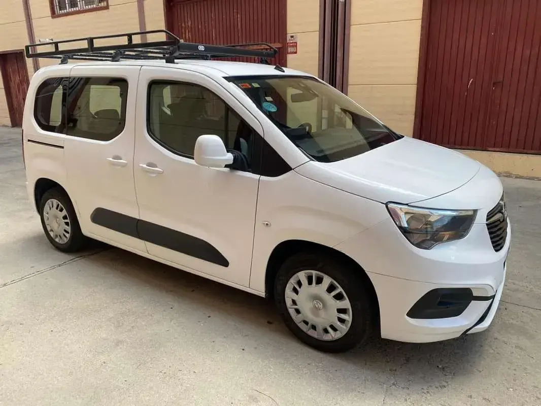 Usado Opel Combo Life Edition+ 102 CV (75 kW) 2021 Blanco Monovolumen
