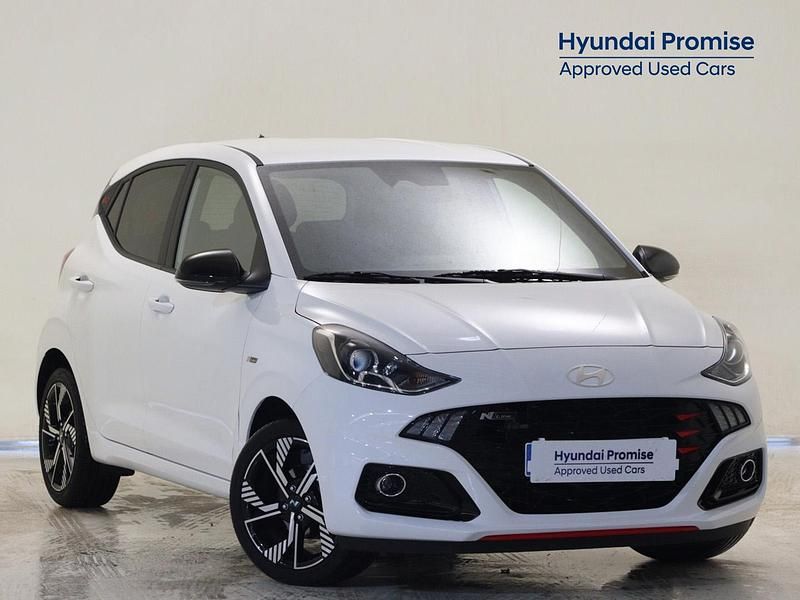 Usado Hyundai i10 N Line 83 CV (61 kW) 2025 Blanco Utilitario