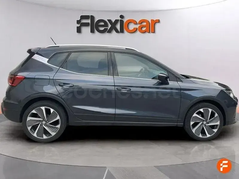 Usado Seat Arona FR 150 CV (110 kW) 2024 Gris / plata SUV