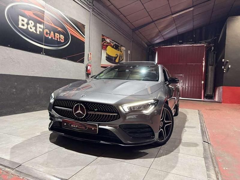 Usado Mercedes CLA220 Shooting Brake 190 CV (139 kW) 2022 Gris Familiar