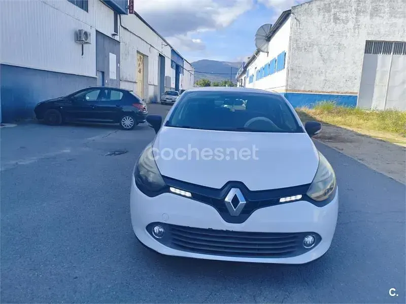Usado Renault Clio IV Authentique 75 CV (55 kW) 2015 Blanco Berlina