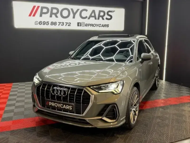 Usado Audi Q3 S-Line 150 CV (110 kW) 2020 Gris / plata SUV
