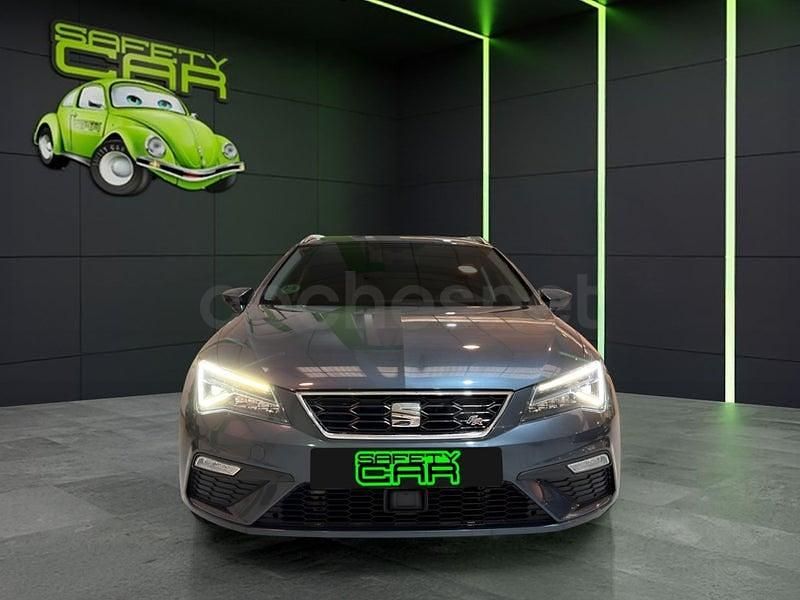 Usado Seat Leon FR 150 CV (110 kW) 2019 Gris / plata Berlina