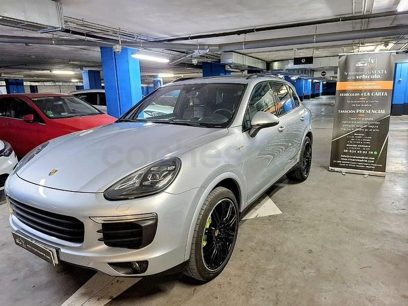 Usado Porsche Cayenne S E-Hybrid Platinum Edition 416 CV (305 kW) 2016 Gris / plata SUV
