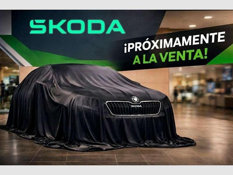 Usado Skoda Karoq Selection 116 CV (85 kW) 2025 Gris SUV
