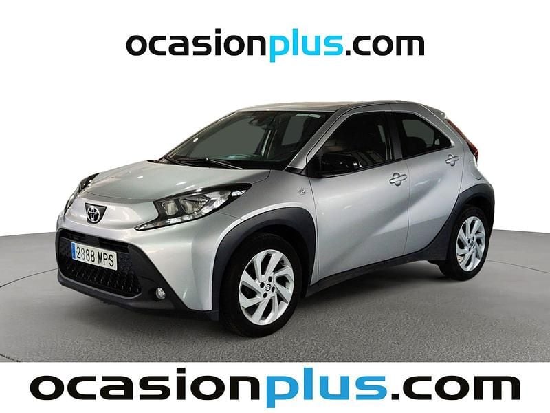 Gris Usado 2024 Toyota Aygo X Play SUV | 13.228 € (Precio justo) - Imagen 1/4