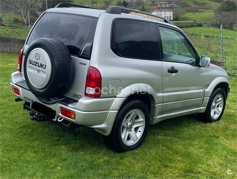 Usado Suzuki Grand Vitara 110 CV (80 kW) 2005 Gris / plata SUV