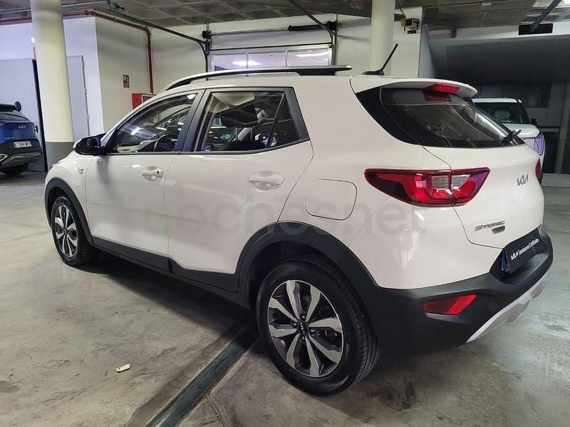 Usado Kia Stonic 100 CV (73 kW) 2022 Blanco SUV