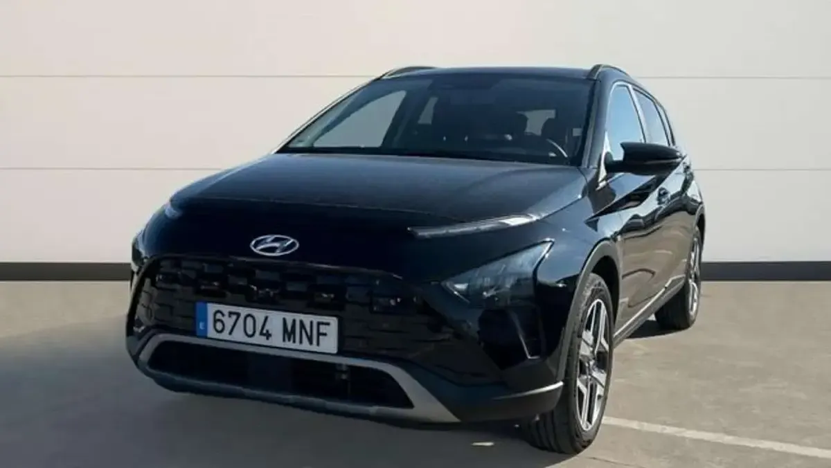 Usado Hyundai Bayon 101 CV (74 kW) 2024 Negro SUV