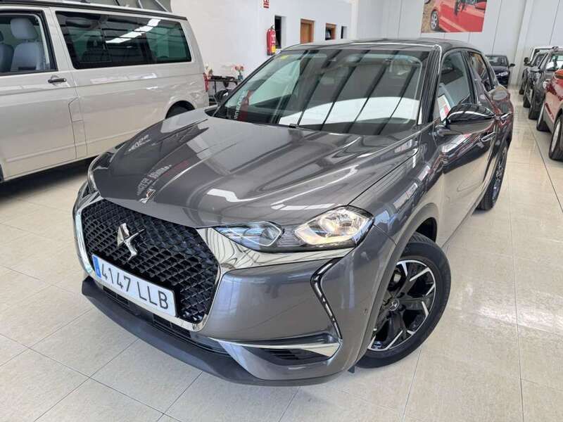 Gris Usado 2020 DS Automobiles DS3 Crossback So Chic SUV | 15.899 € (Precio justo) - Imagen 1/4