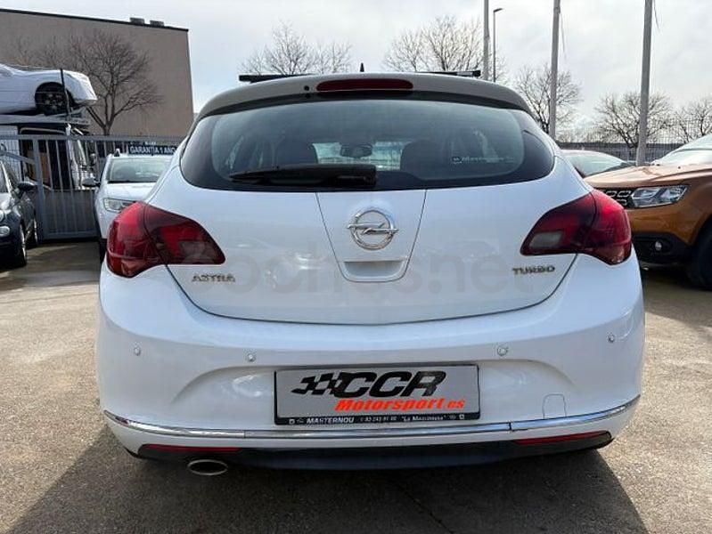 Usado Opel Astra Excellence 140 CV (102 kW) 2013 Blanco Berlina