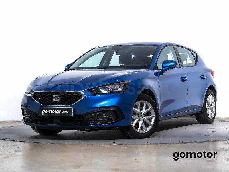 Usado Seat Leon Style 110 CV (80 kW) 2024 Azul Familiar