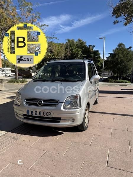 Gris / plata Usado 2003 Opel Agila Berlina | 1799 € - Imagen 1/4