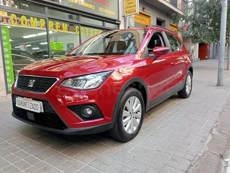 Usado Seat Arona Ecomotive 95 CV (69 kW) 2018 Granate SUV