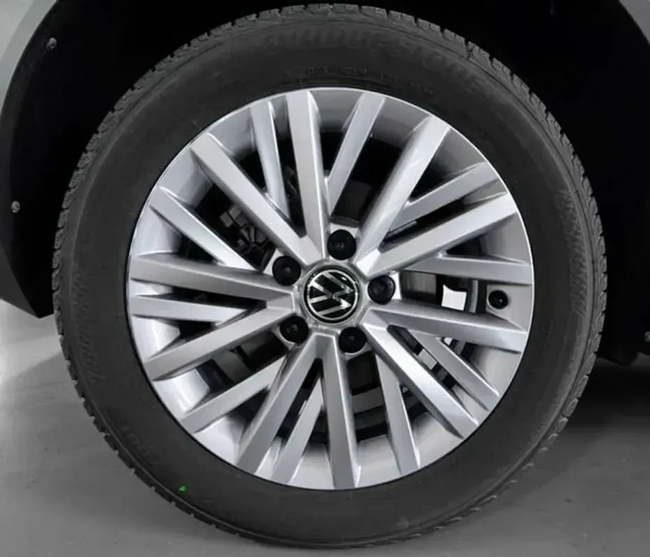 Usado VW T-Roc 110 CV (80 kW) 2022 Plateado SUV