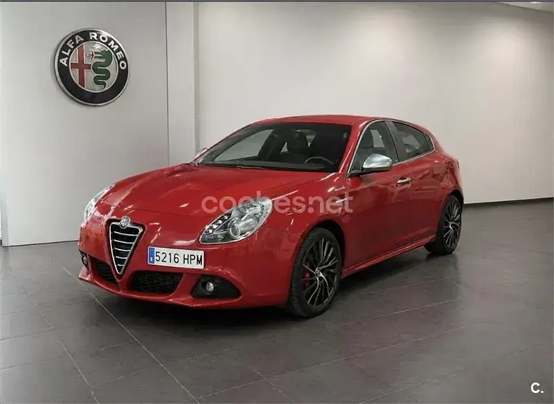 Usado Alfa Romeo Giulietta Veloce 140 CV (102 kW) 2013 Rojo Utilitario