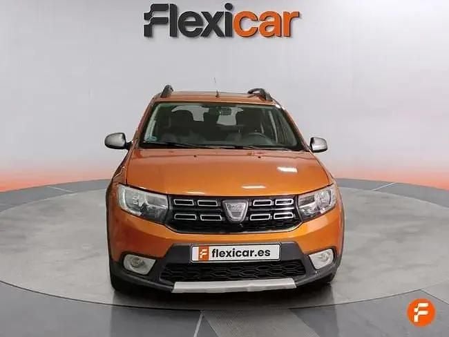 Usado Dacia Sandero Stepway 90 HP (66 kW) 2017 Laranja