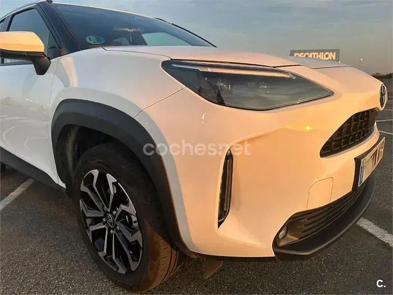 Usado Toyota Yaris Cross Active 116 CV (85 kW) 2025 Blanco SUV
