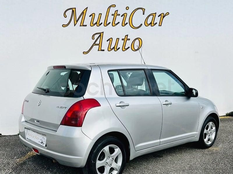 Usado Suzuki Swift GL 92 CV (67 kW) 2006 Gris / plata Berlina