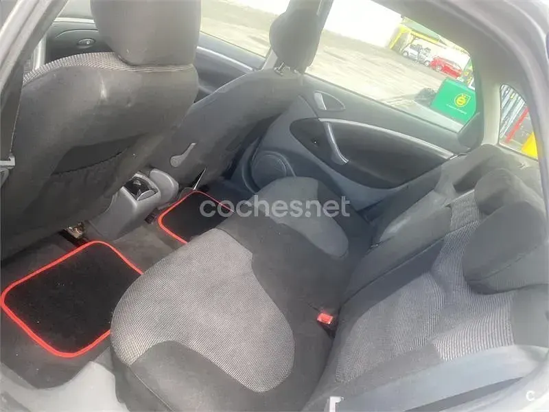 Usado Citroën C5 VTR Sport 143 CV (105 kW) 2005 Gris / plata Berlina