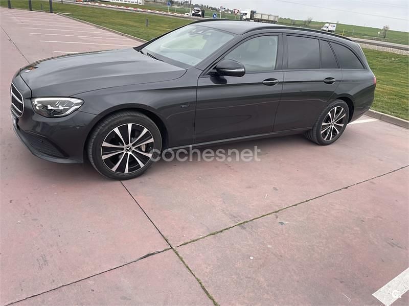 Usado Mercedes E300 306 CV (225 kW) 2021 Gris / plata Familiar