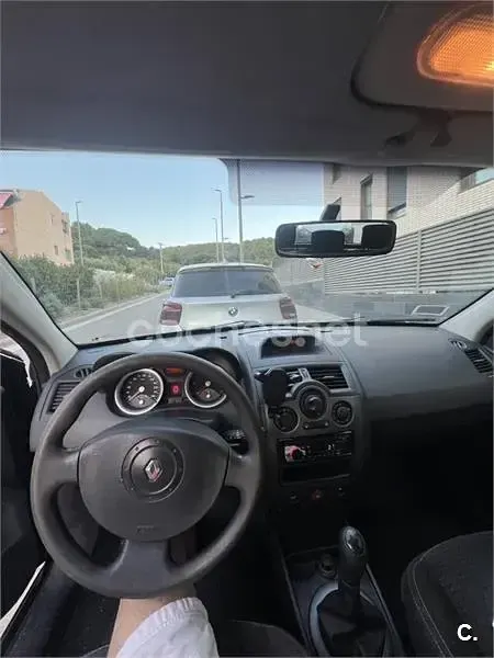 Usado Renault Mégane Dynamique 80 CV (58 kW) 2005 Negro Berlina