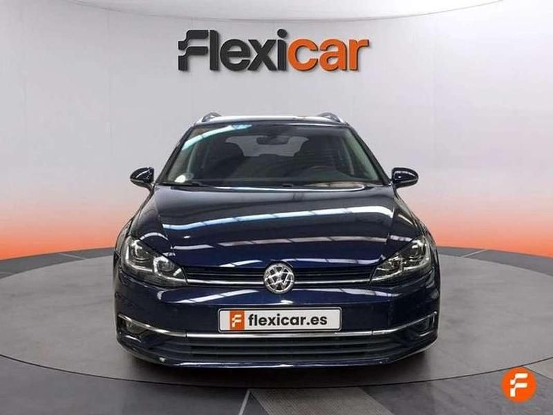 Usado VW Golf VIII Business 110 CV (80 kW) 2020 Azul Familiar