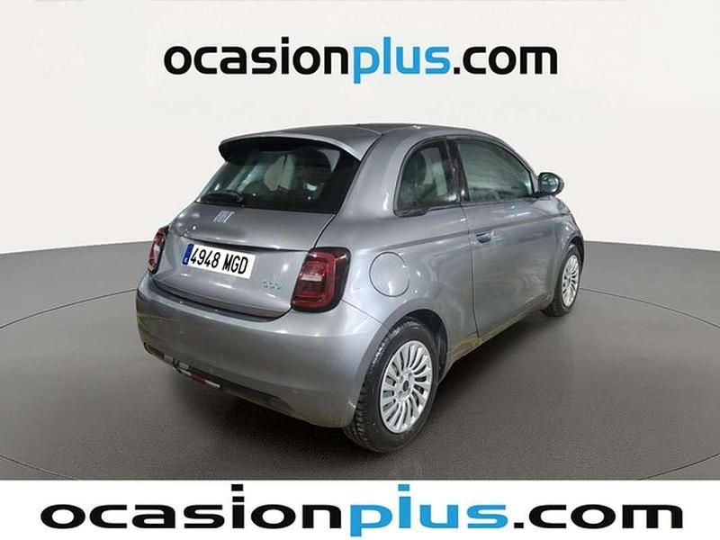 Usado Fiat 500e 86 kW (118 CV) 2023 Gris Utilitario