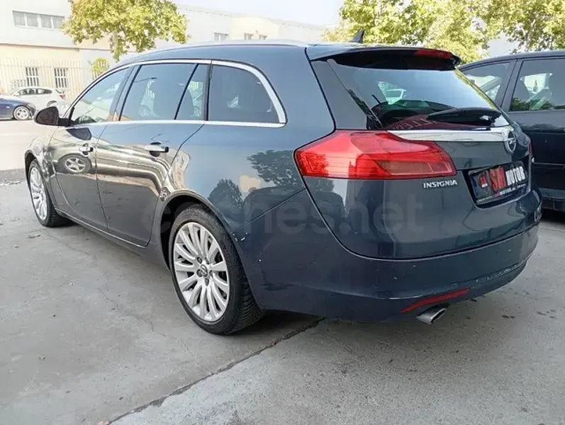 Usado Opel Insignia Cosmo 160 CV (117 kW) 2010 Azul Familiar