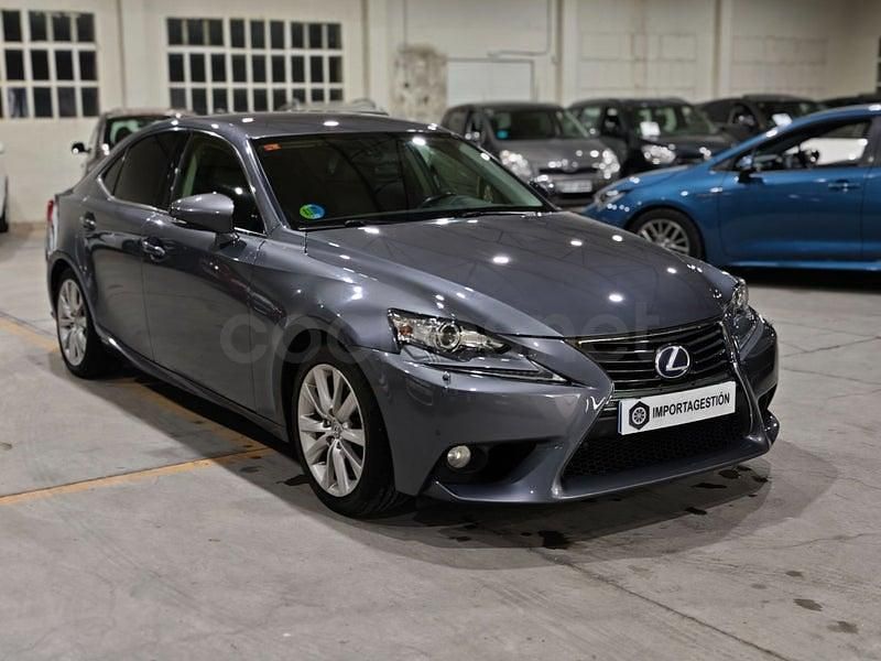 Usado Lexus IS300h 223 CV (164 kW) 2014 Gris / plata Berlina