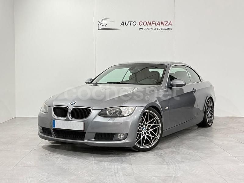 Gris / plata Usado 2009 BMW 320 Cabriolet Comfort Edition Descapotable | 11.995 € (Precio justo) - Imagen 1/4