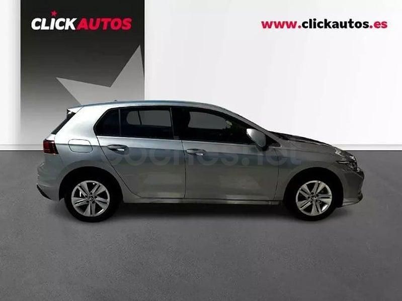 Usado VW Golf VIII 115 CV (84 kW) 2025 Gris / plata Berlina