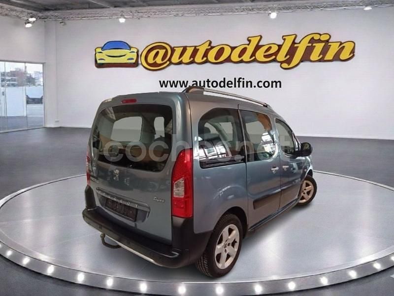 Usado Peugeot Partner Tepee Outdoor 112 CV (82 kW) 2011 Azul Monovolumen