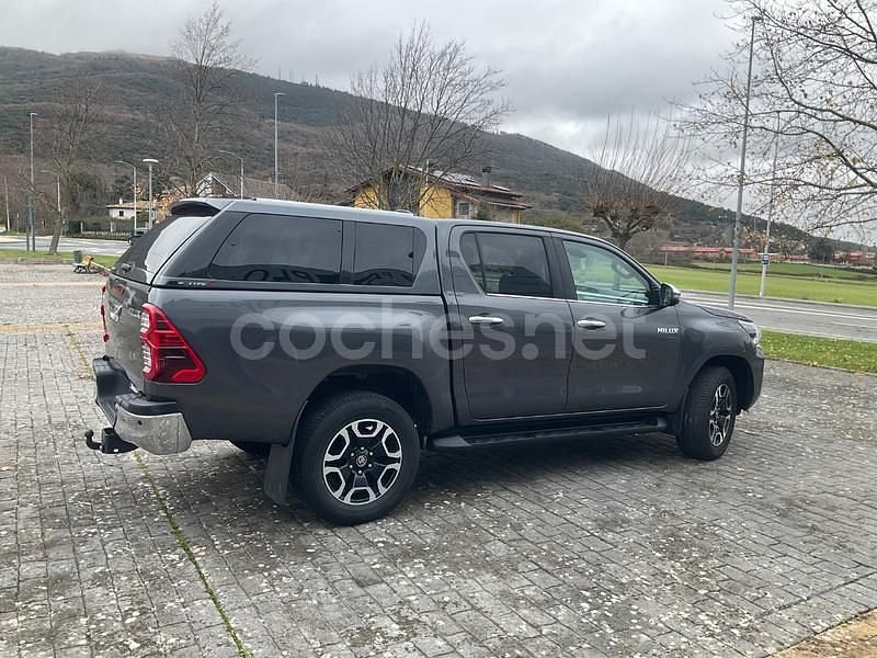 Usado Toyota HiLux 204 CV (150 kW) 2022 Gris / plata Recogida
