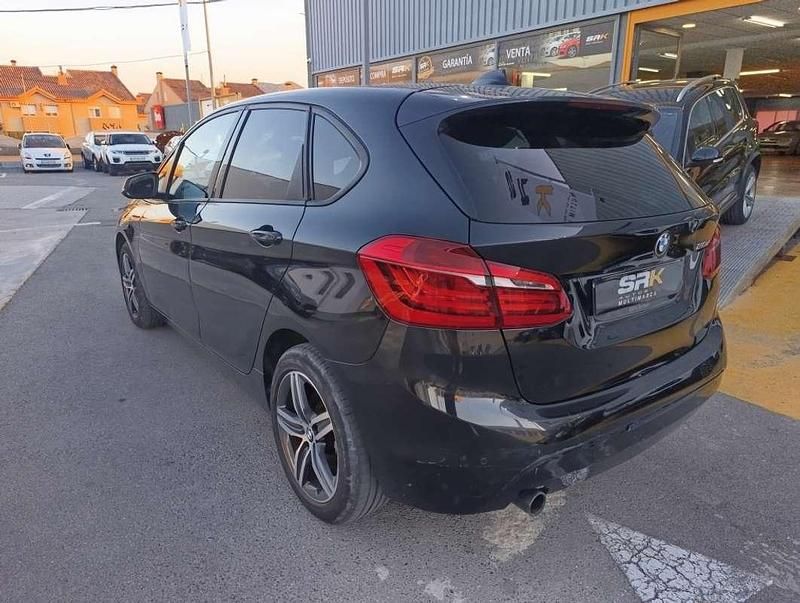Usado BMW 218 Active Tourer Sport Line 150 CV (110 kW) 2015 Negro Monovolumen