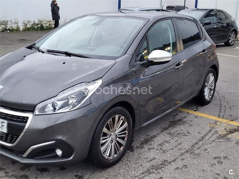 Gris / plata Usado 2019 Peugeot 208 Signature Sky Utilitario | 8500 € (Super precio) - Imagen 1/4