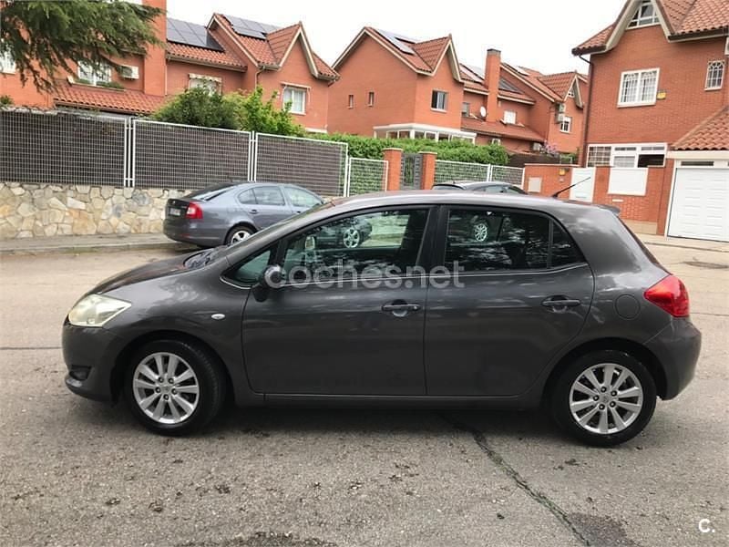Usado Toyota Auris Luna 124 CV (91 kW) 2008 Gris / plata Utilitario