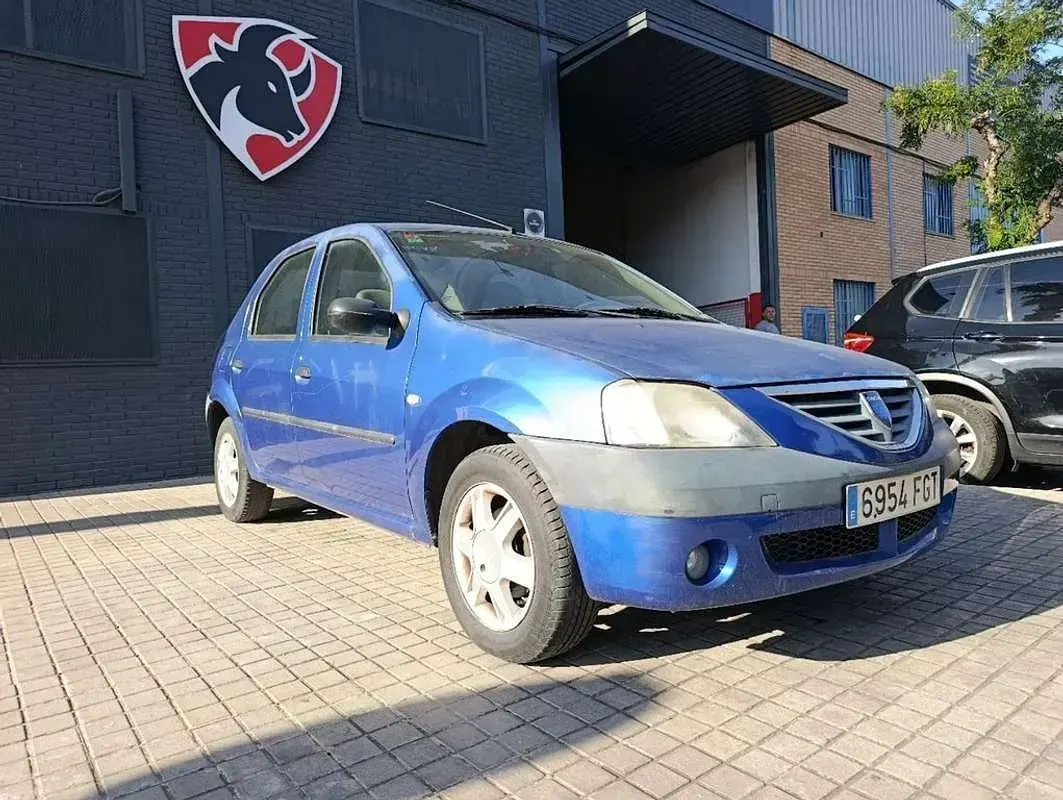 Usado Dacia Logan Lauréate 75 CV (55 kW) 2006 Azul Utilitario