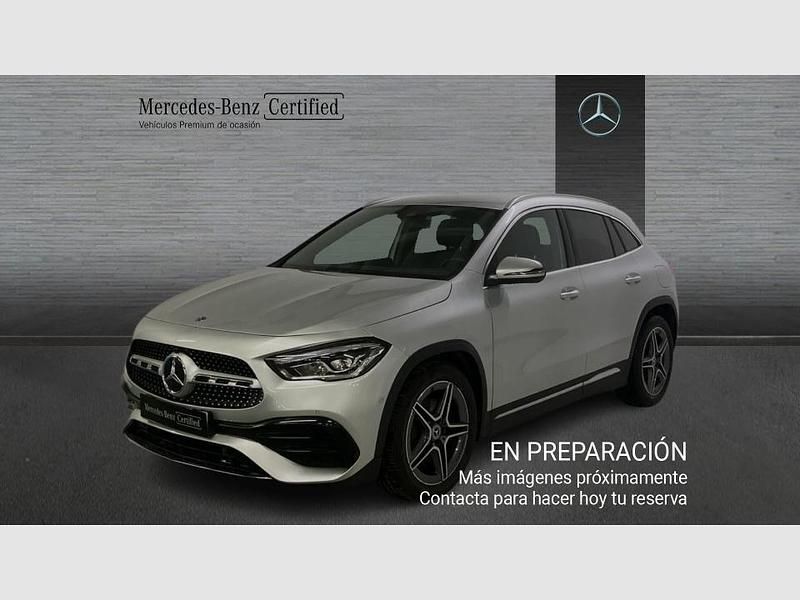 Gris / plateado Usado 2021 Mercedes GLA200 AMG line SUV | 30.990 € (Buen precio) - Imagen 1/4