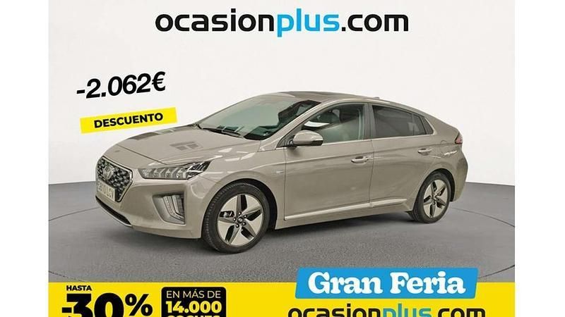 Plateado Usado 2019 Hyundai Ioniq Style Berlina | 20.628 € (Un poco caro) - Imagen 1/4