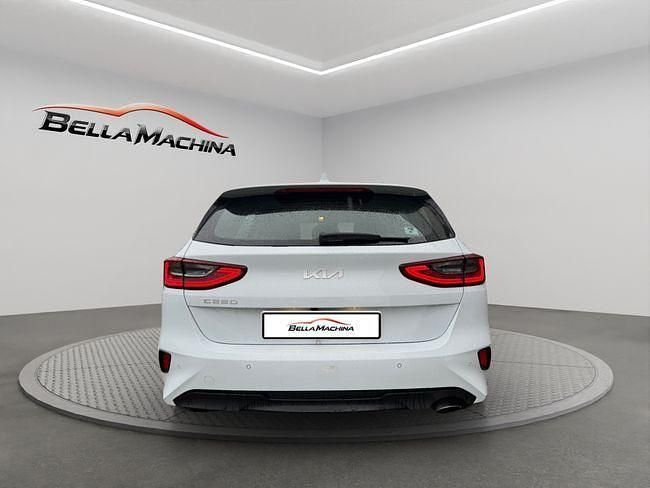 Usado Kia Ceed 100 CV (73 kW) 2022 Blanco Utilitario