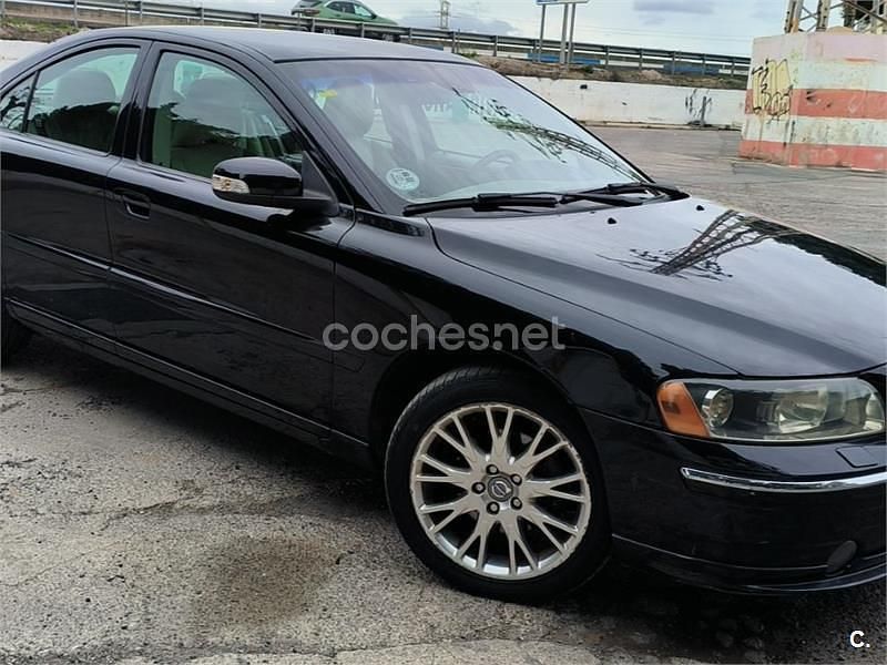 Usado Volvo S60 Momentum 163 CV (119 kW) 2007 Negro Berlina