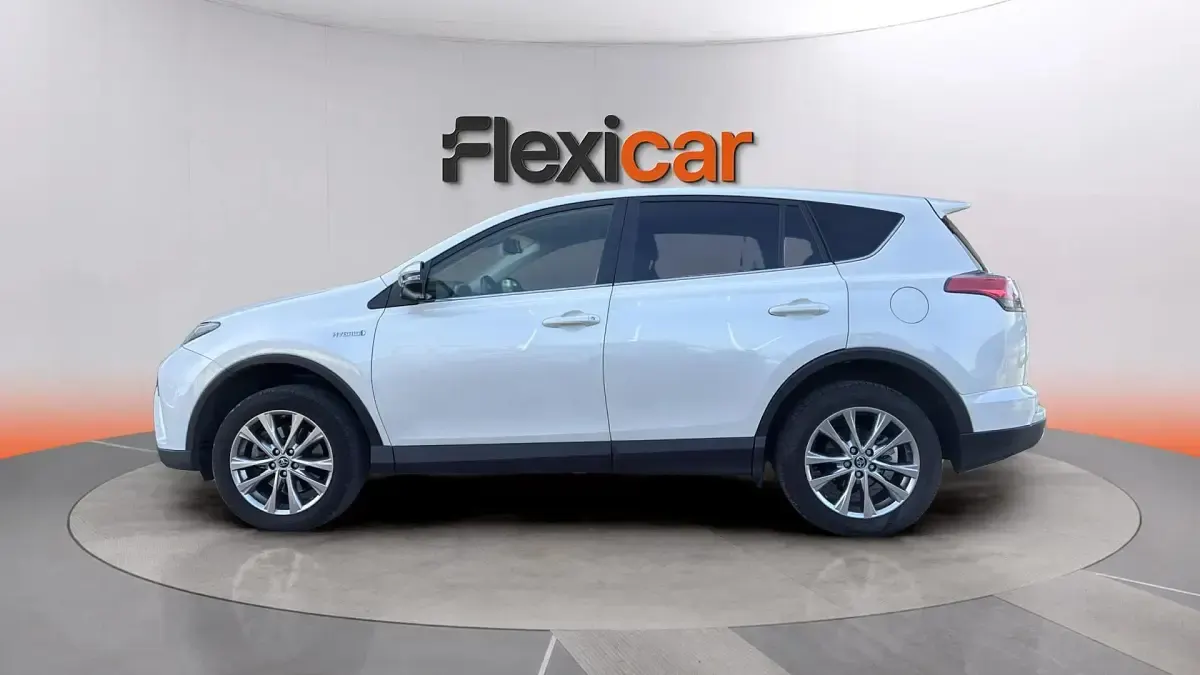 Usado Toyota RAV4 Hybrid Advance 197 CV (144 kW) 2018 Blanco SUV