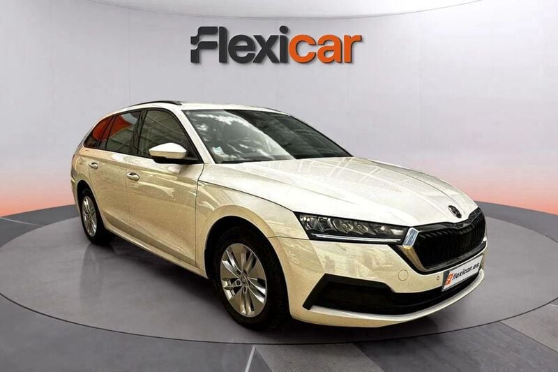Blanco Usado 2021 Skoda Octavia Ambition Berlina | 14.490 € (Super precio) - Imagen 1/4